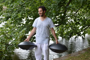 Gérard et deux handpan